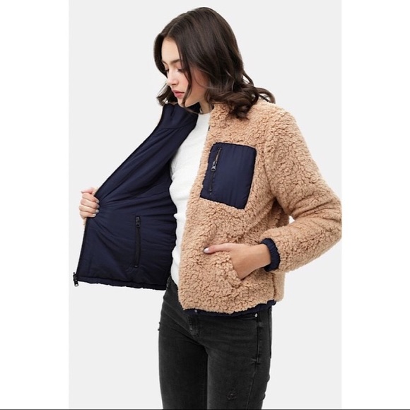 Reversible Sherpa Jacket - Picture 4 of 10